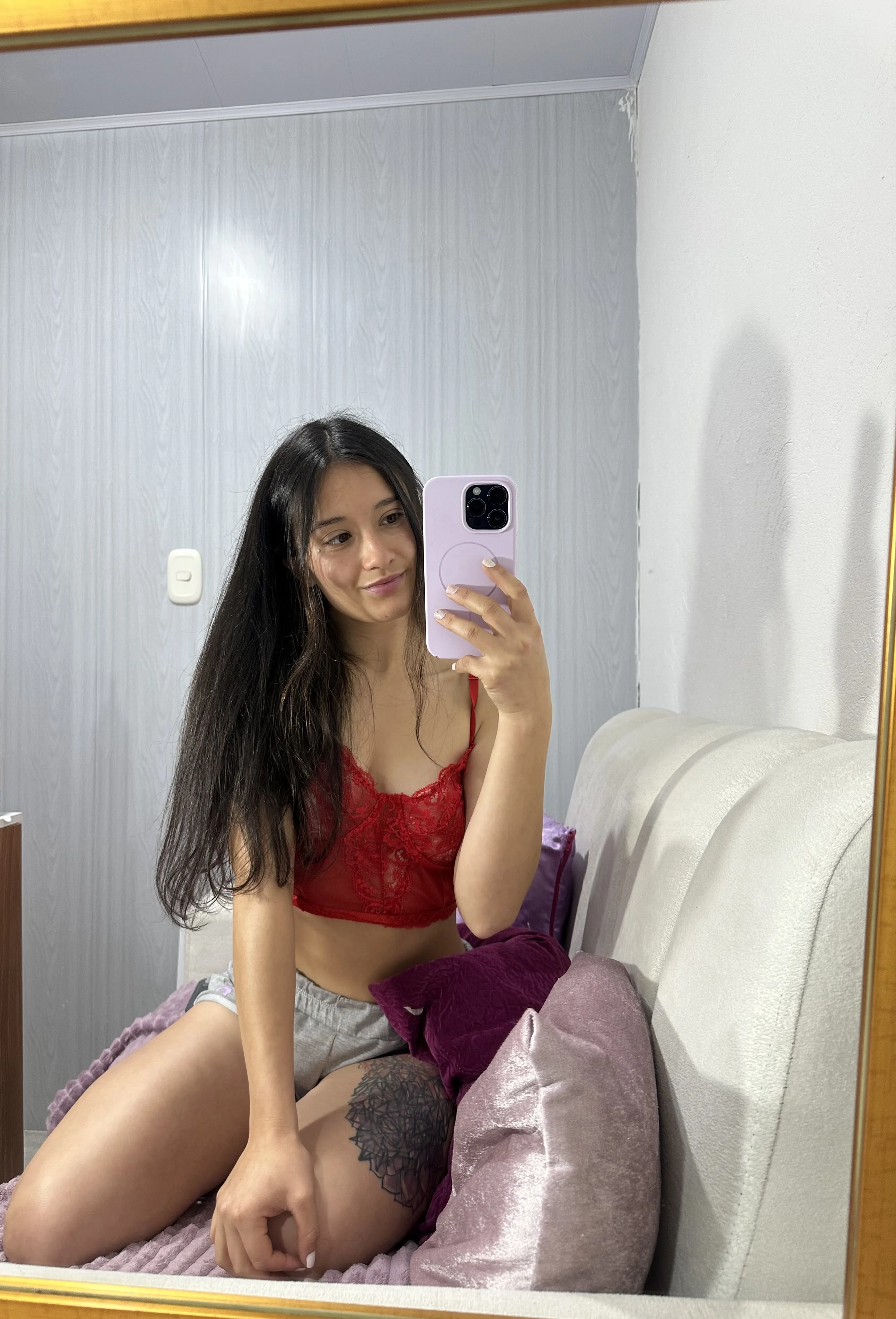Live sex webcam photo for Kimyrosse #8653241