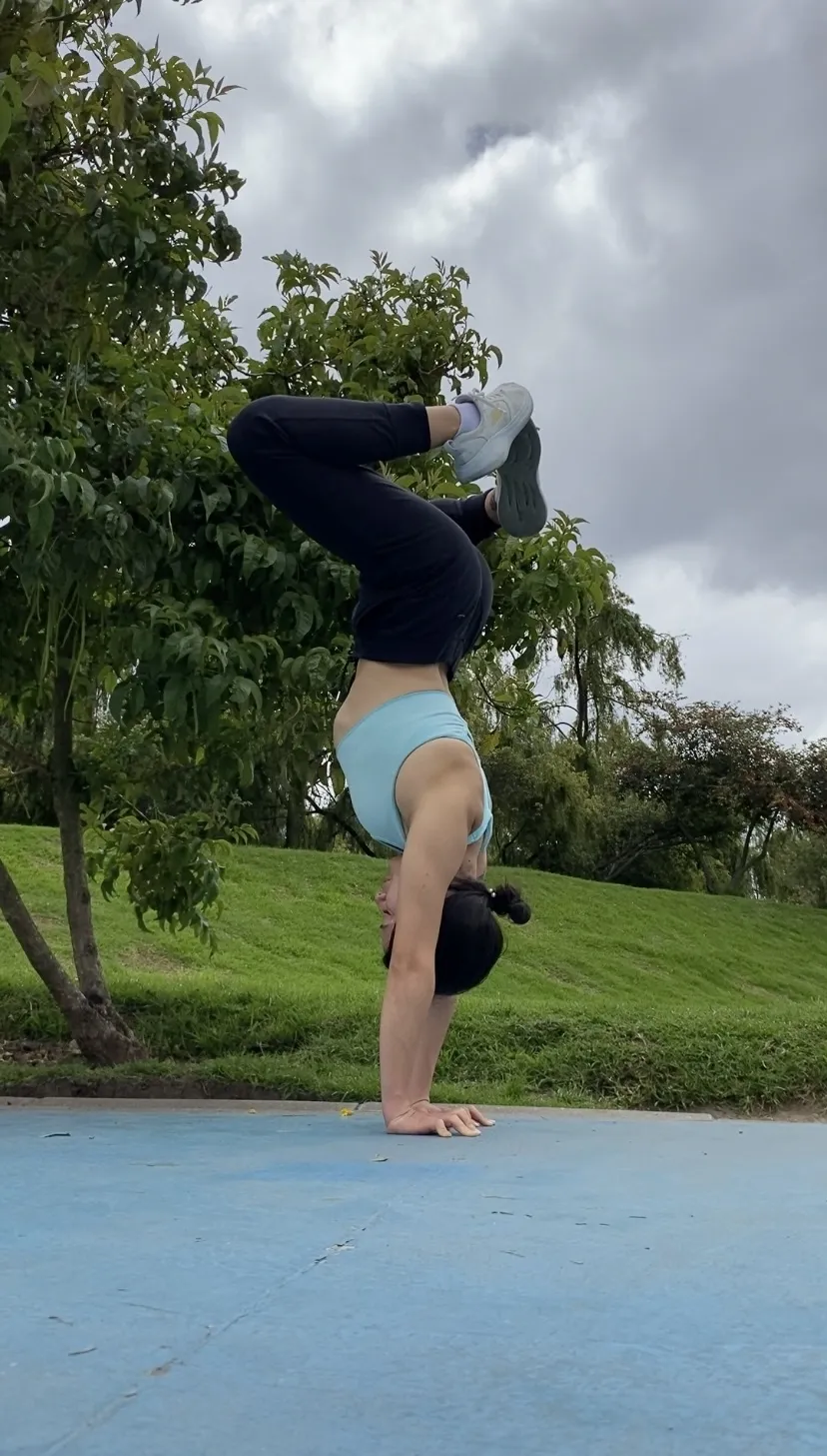 Live sex webcam photo for Kimyrosse #7115133