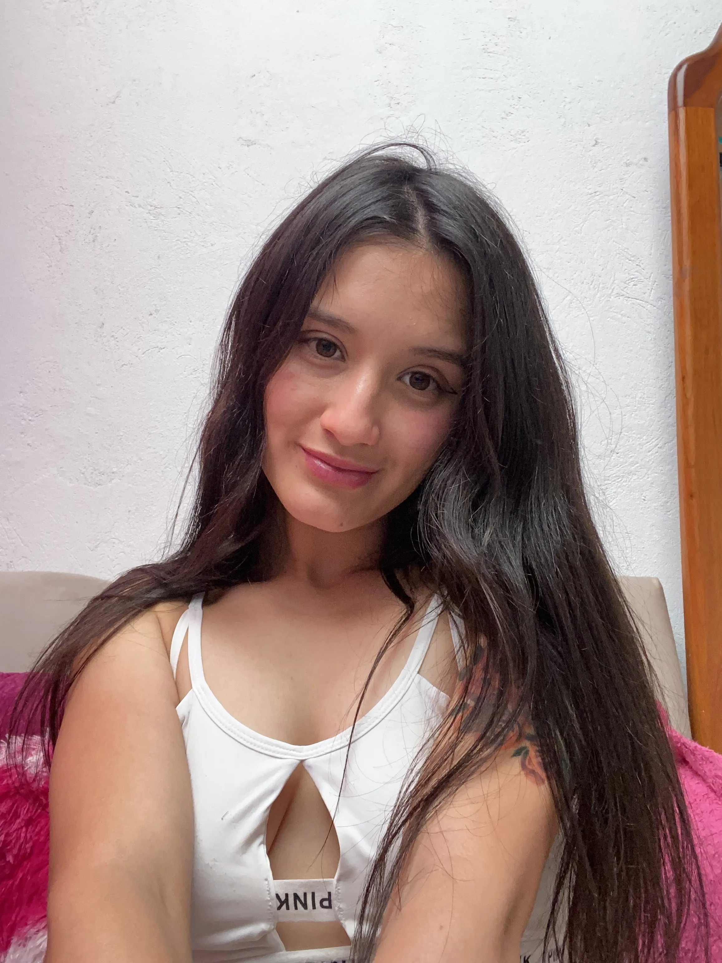 Live sex webcam photo for Kimyrosse #7115119