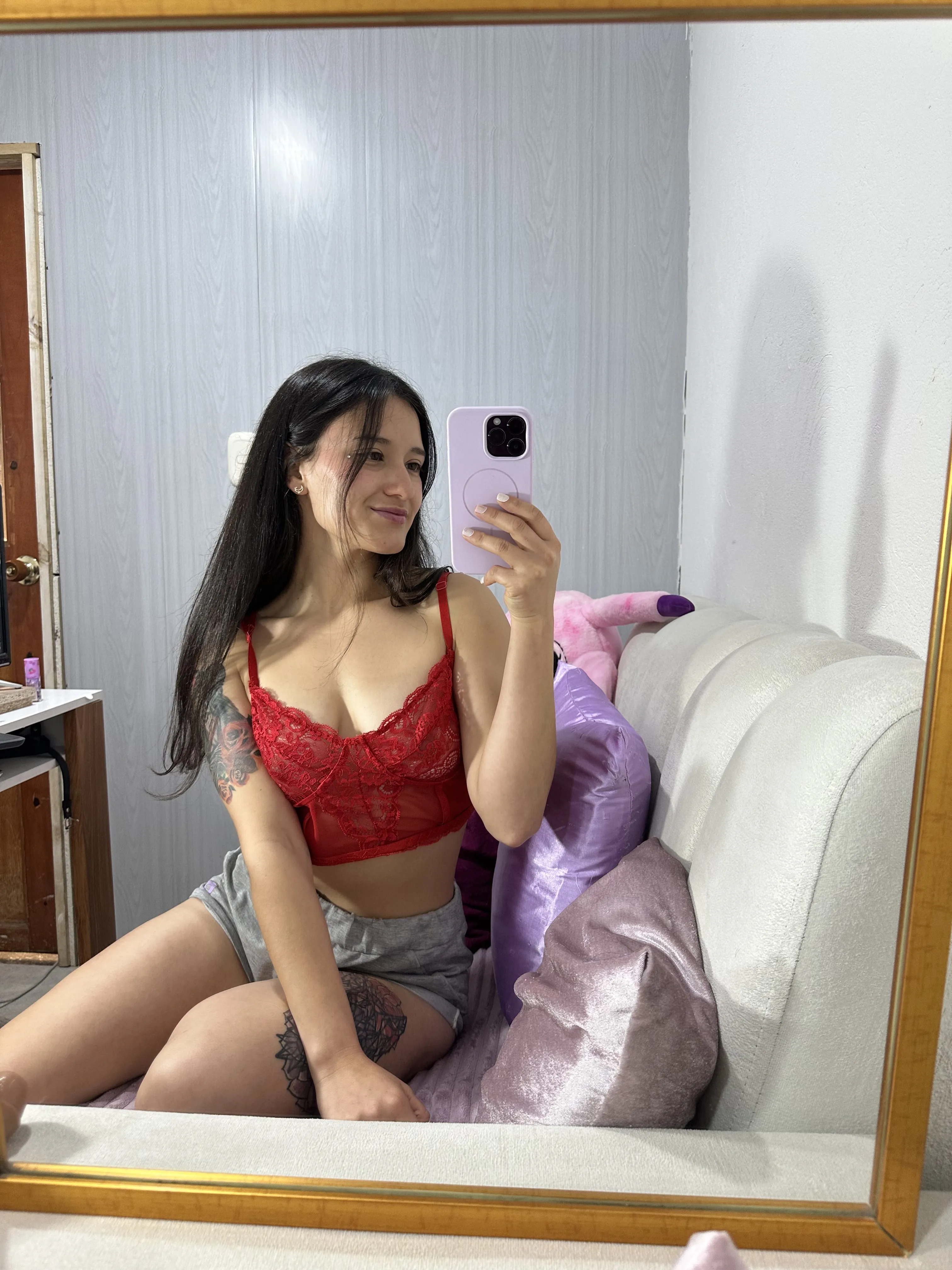 Live sex webcam photo for Kimyrosse #8653244
