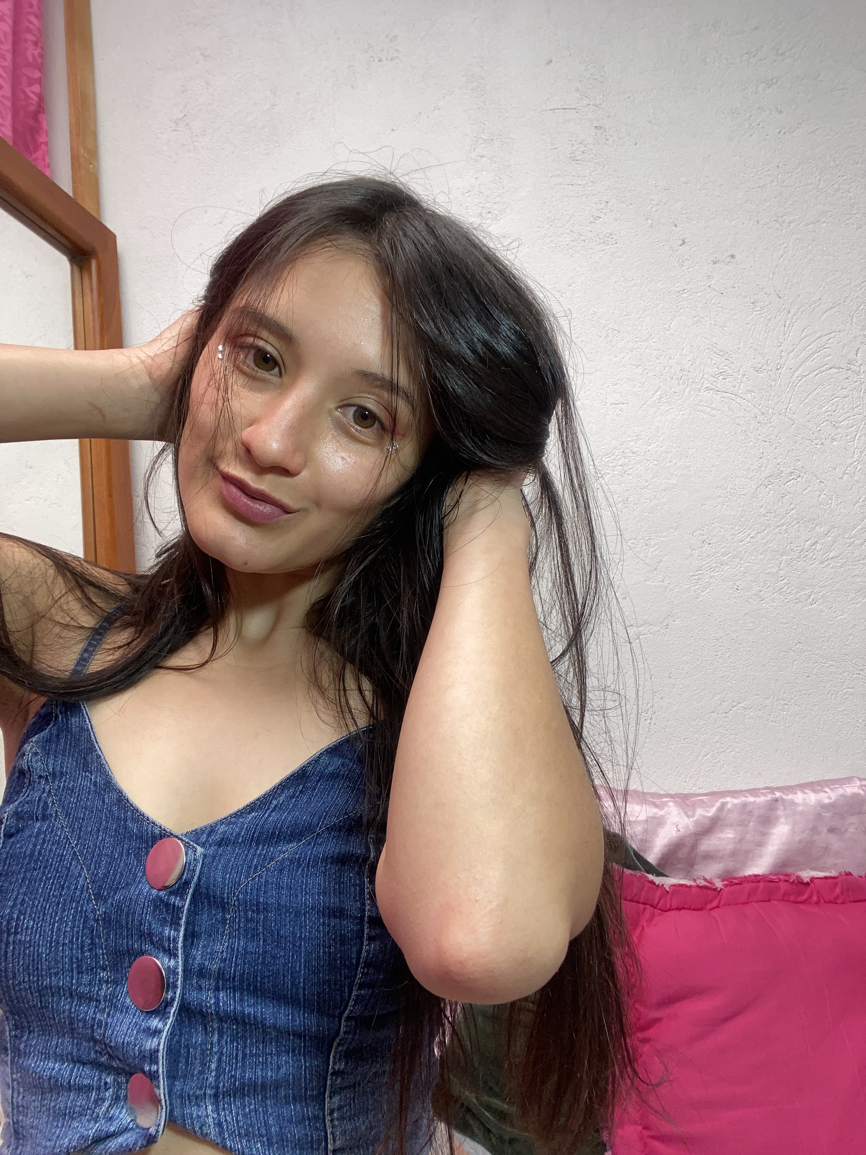 Live sex webcam photo for Kimyrosse #7114792