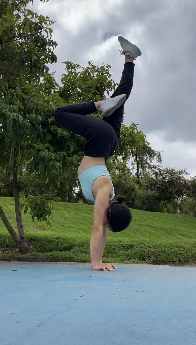 Live sex webcam photo for Kimyrosse #7115125