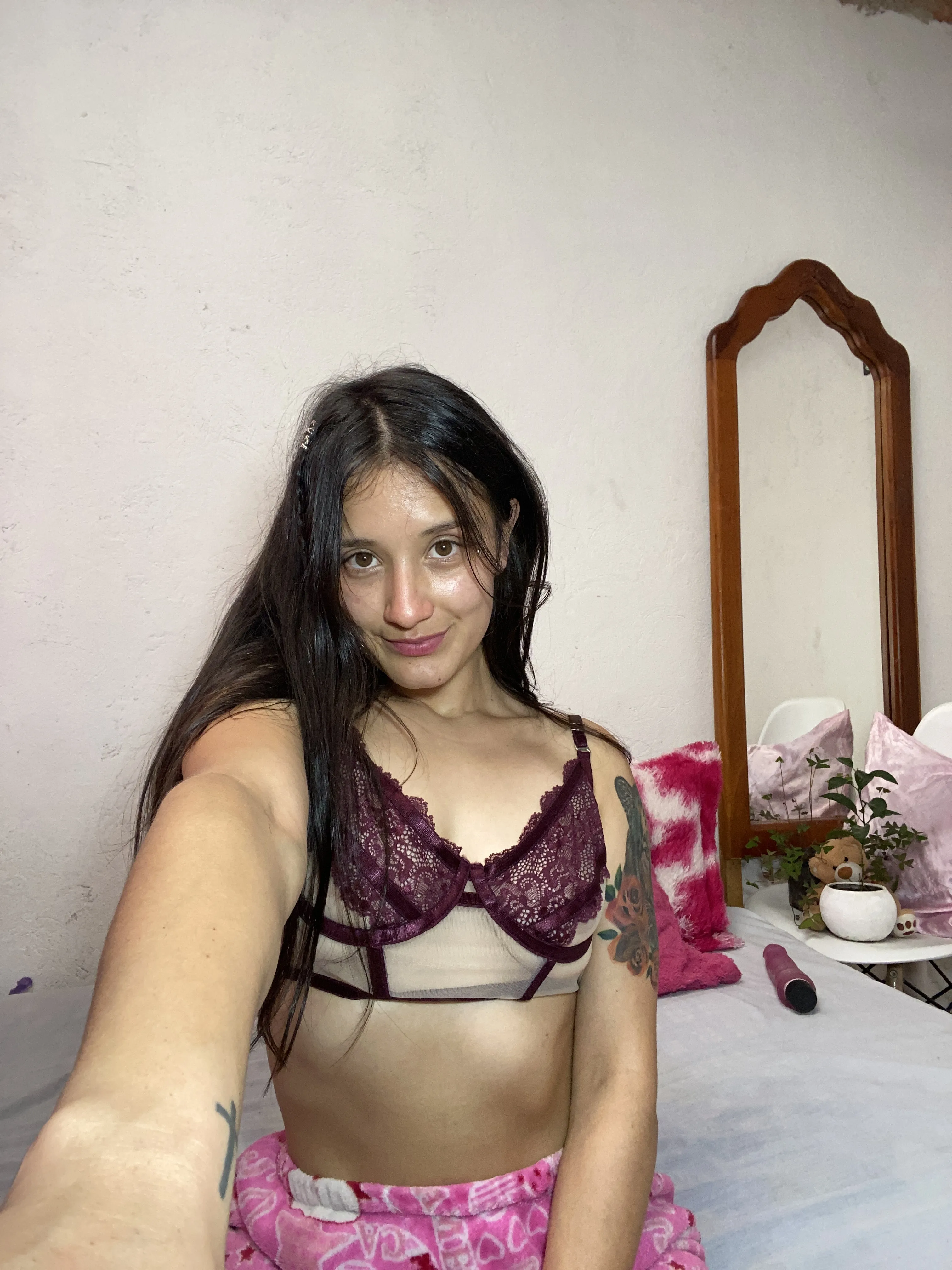 Live sex webcam photo for Kimyrosse #7114942