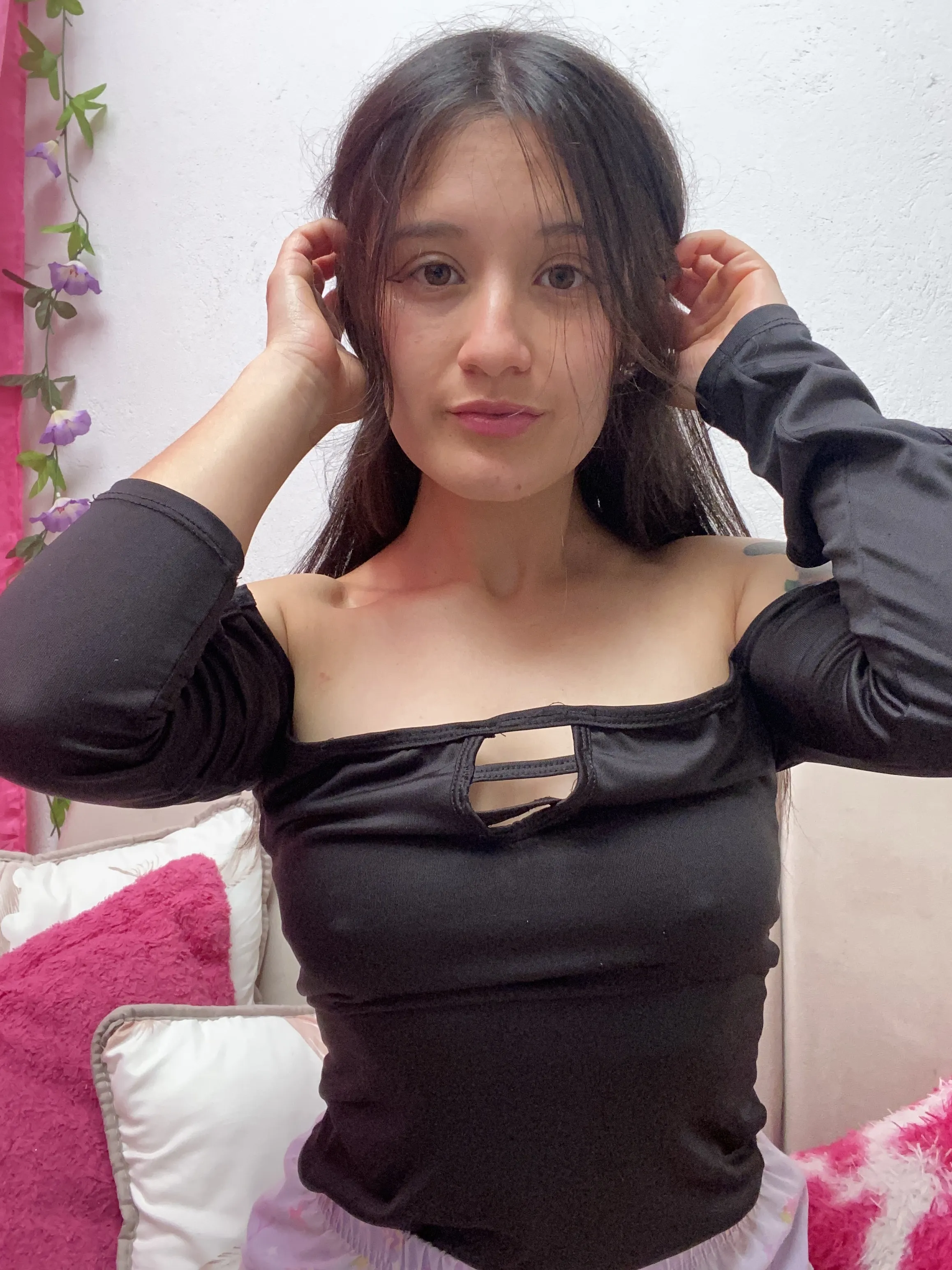 Live sex webcam photo for Kimyrosse #7115076