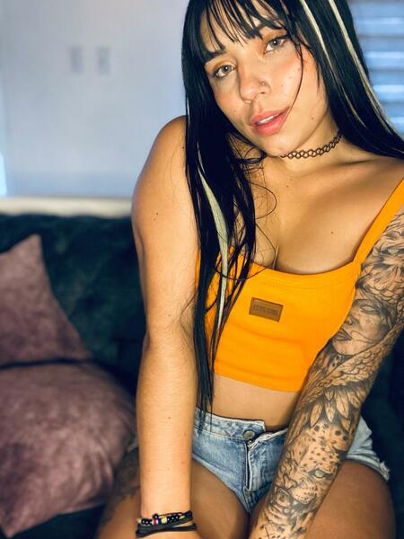 Live sex webcam photo for MIAKASUMi #5372293