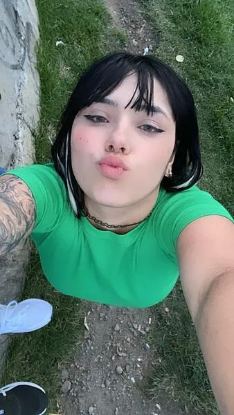 Live sex webcam photo for MIAKASUMi #5372303