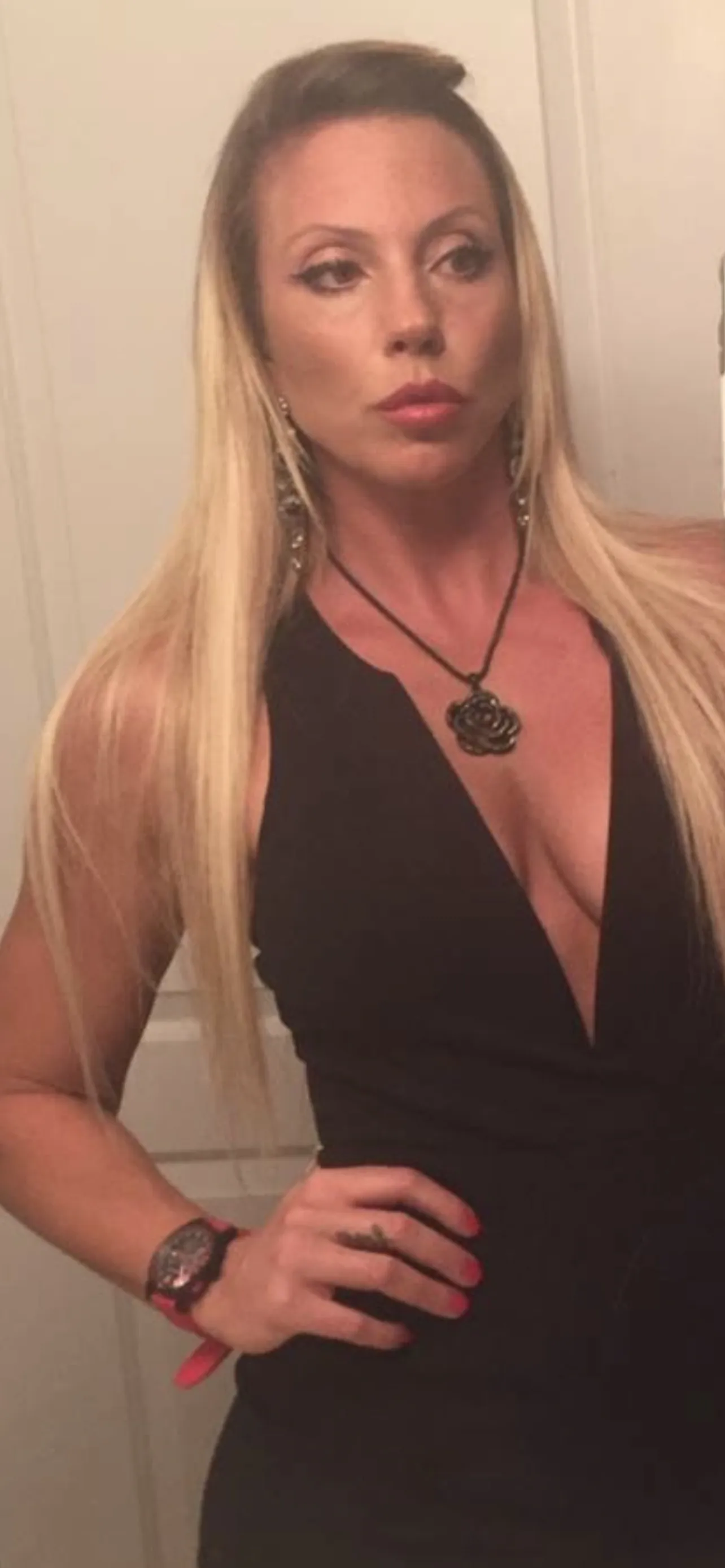 Live sex webcam photo for LolaSky69 #8399866