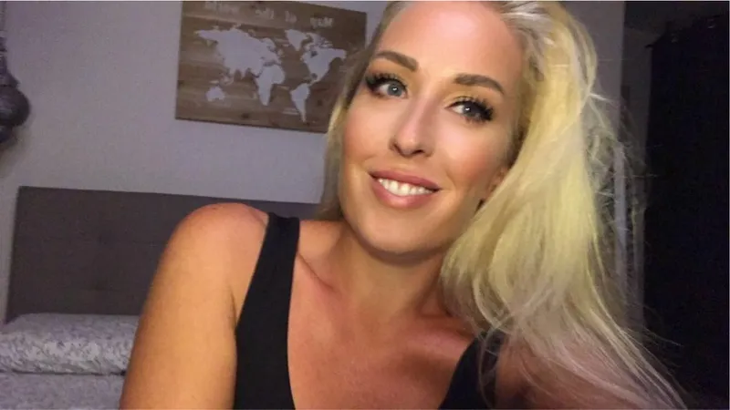 Live sex webcam photo for LisaRyder #7890283