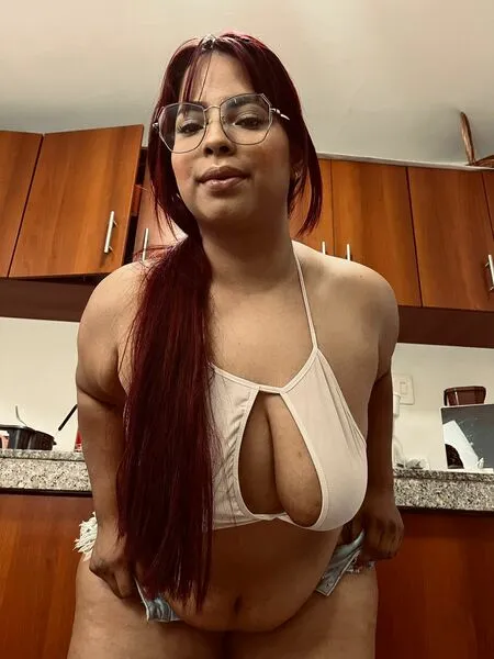 Live sex webcam photo for SaraRuiizz #4251609