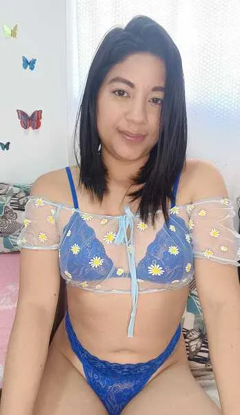 Live sex webcam photo for CharlotteJules #4188913