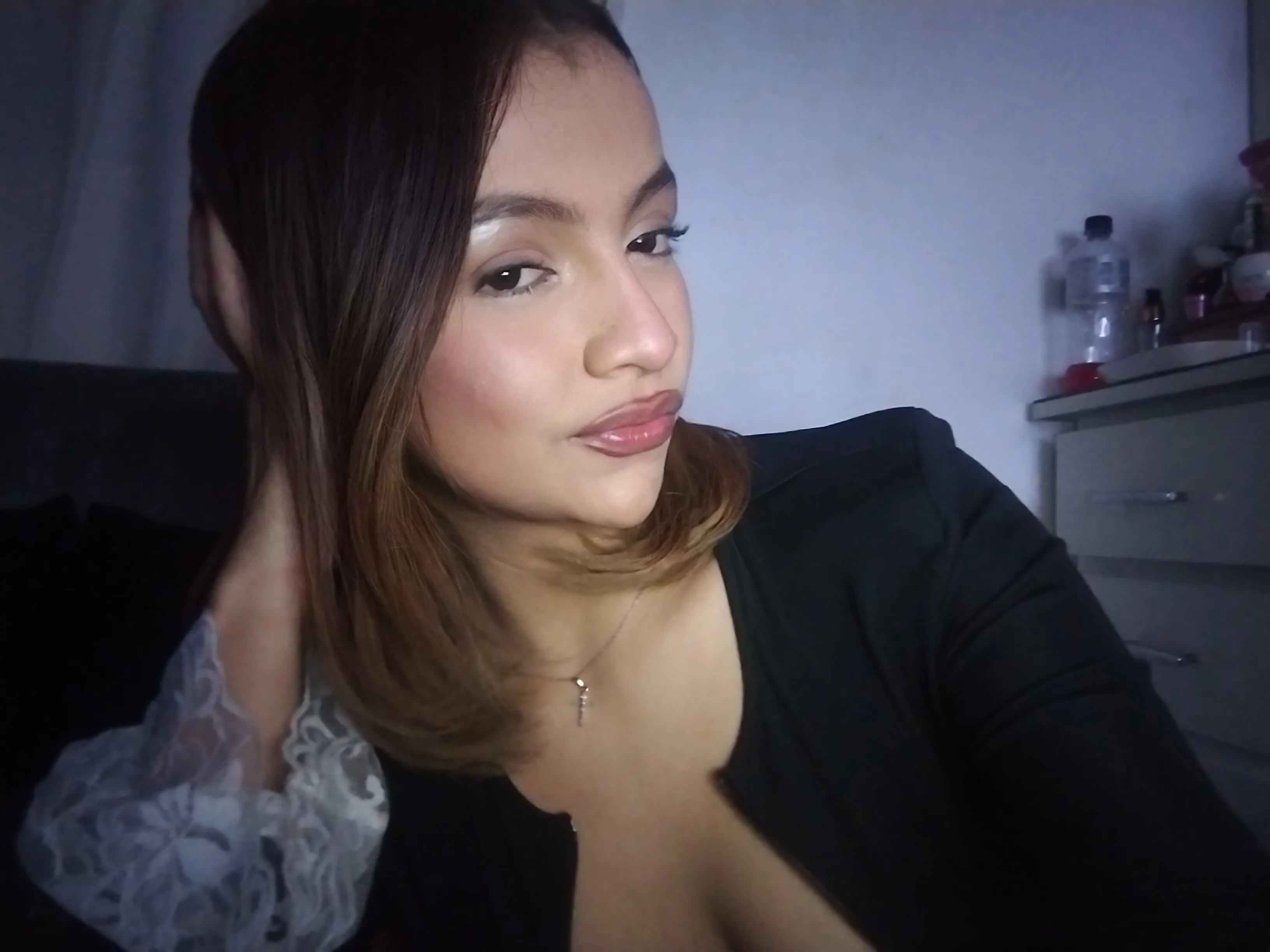 Live sex webcam photo for Liaaxoxo #7888866