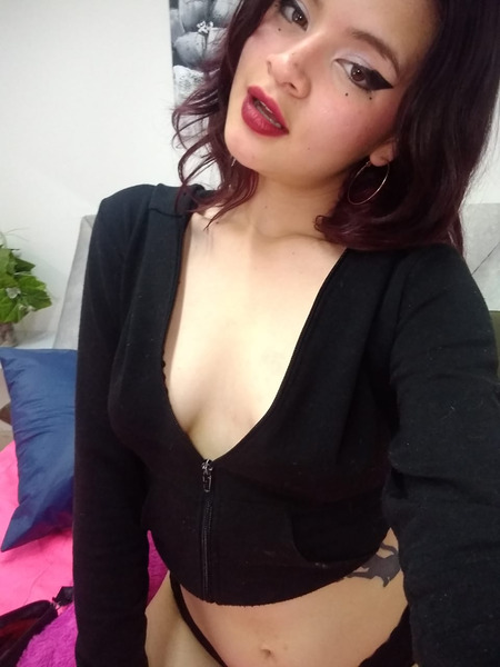 Live sex webcam photo for GraceThompson #4194684