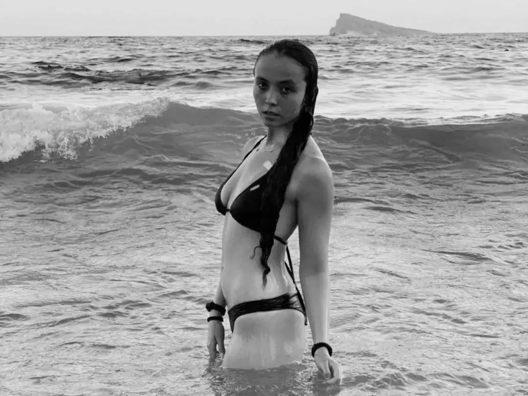 Live sex webcam photo for SashaLevine #4032302