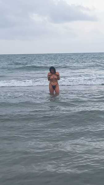 Live sex webcam photo for AnaSquirtHot #6330710