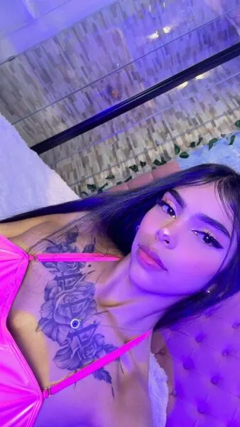 Live sex webcam photo for ZafiiroBluee #6160732