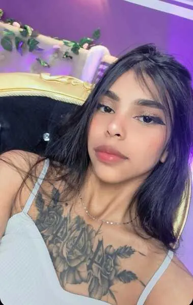 Live sex webcam photo for ZafiiroBluee #5655919