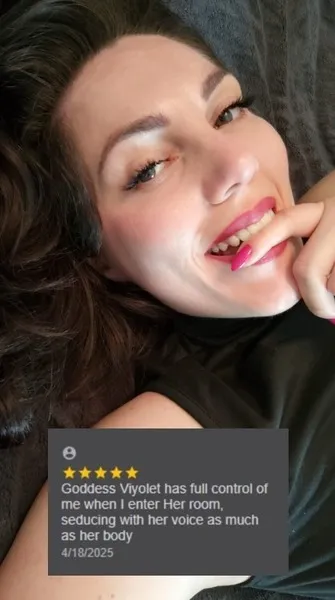 Live sex webcam photo for MissViyolet #7904664