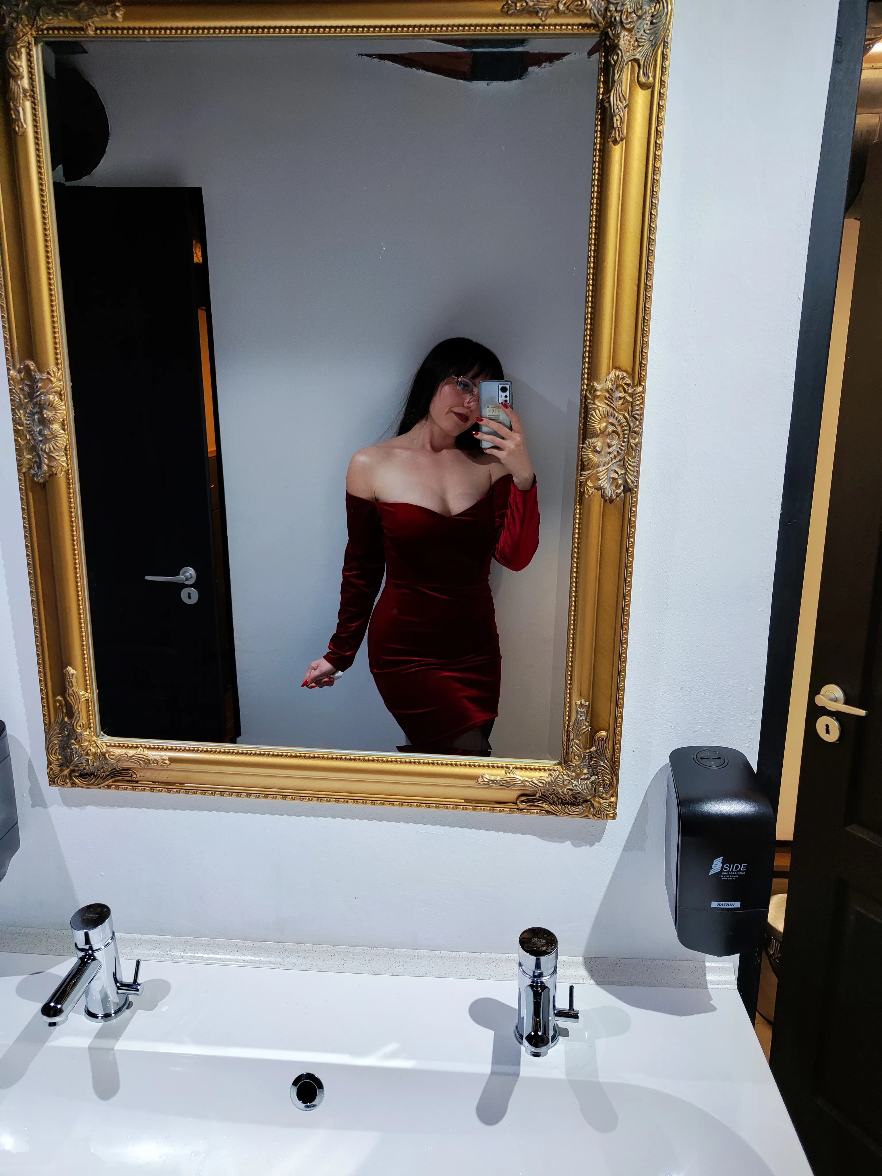 Live sex webcam photo for MissViyolet #7904609