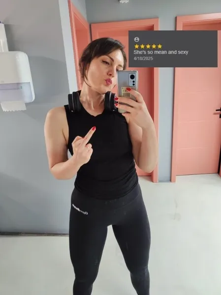 Live sex webcam photo for MissViyolet #7904658