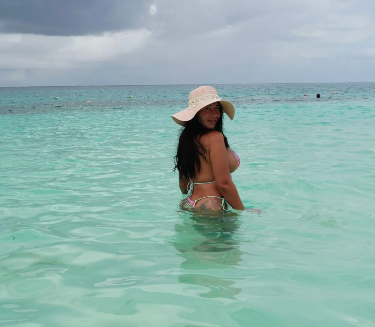 Live sex webcam photo for AARISS #7827431