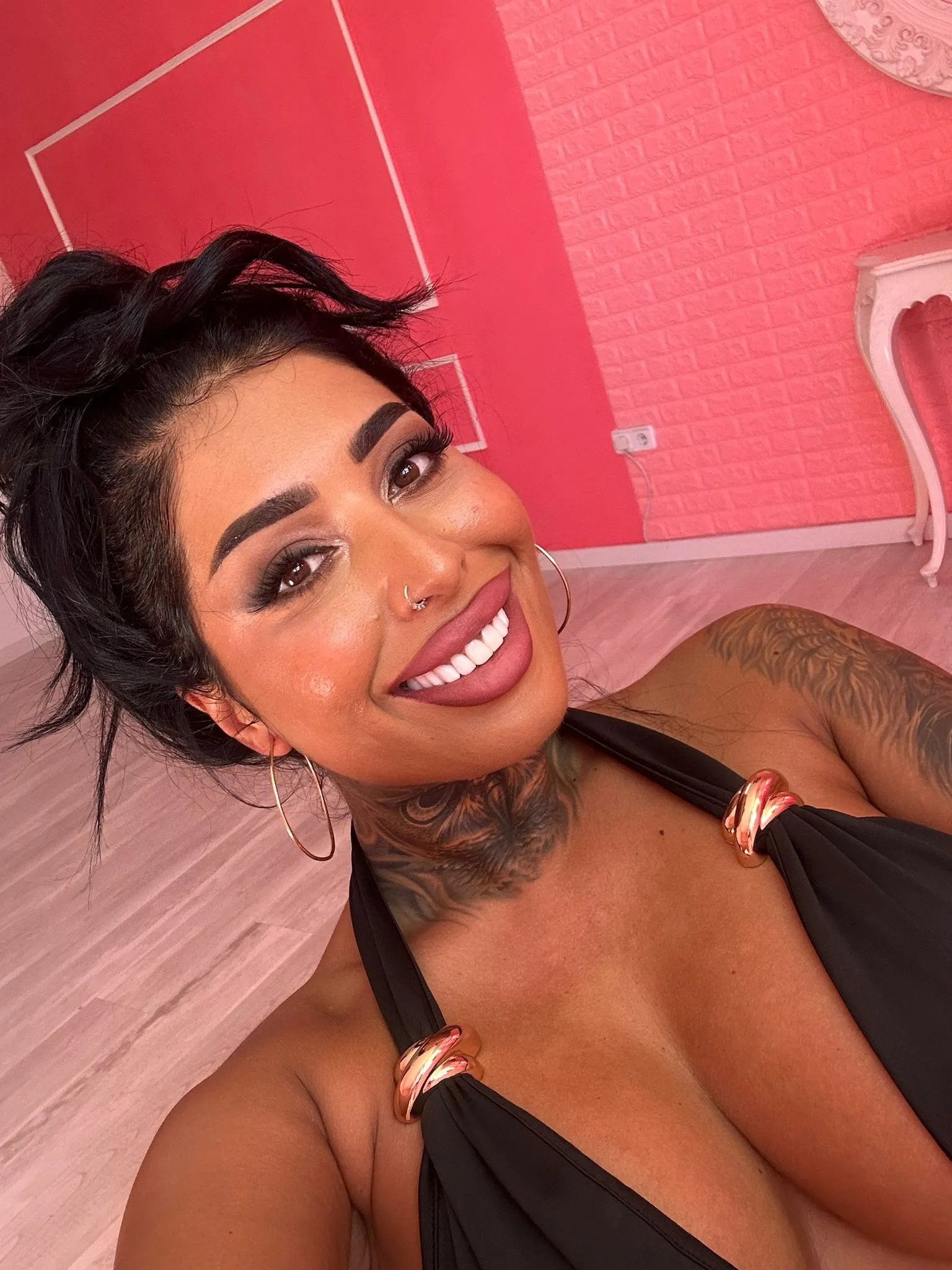 Live sex webcam photo for AARISS #7827487