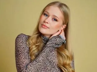Live sex webcam photo for JuliaJue #6246925