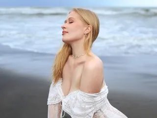 Live sex webcam photo for JuliaJue #8345987