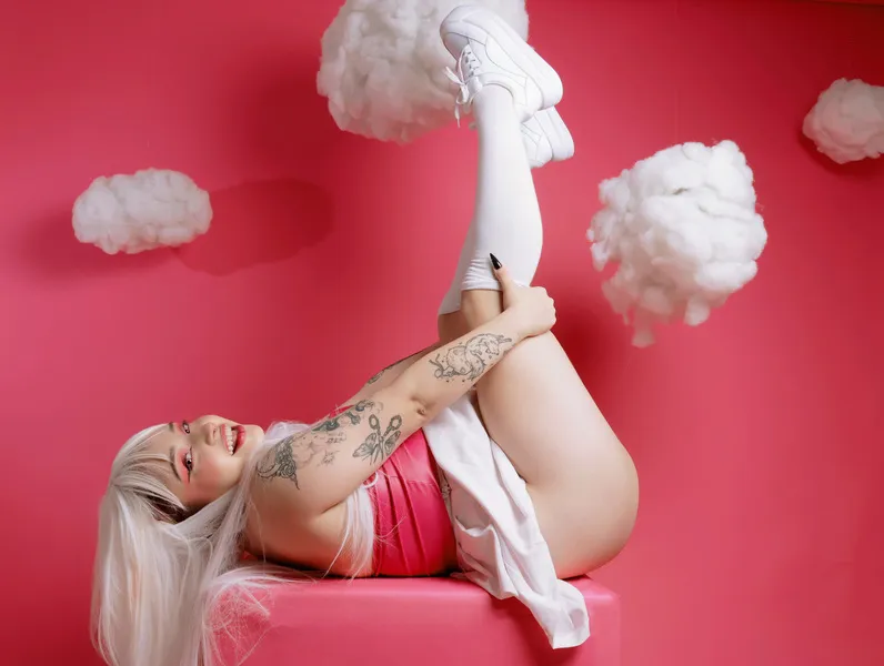 Live sex webcam photo for TracieLowe #6831537