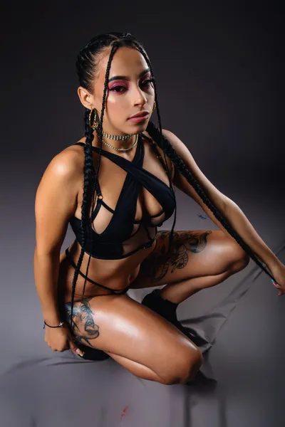 Live sex webcam photo for MIAAMONROE #6157168