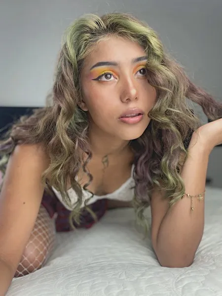 Live sex webcam photo for EleanorDafft #7800234