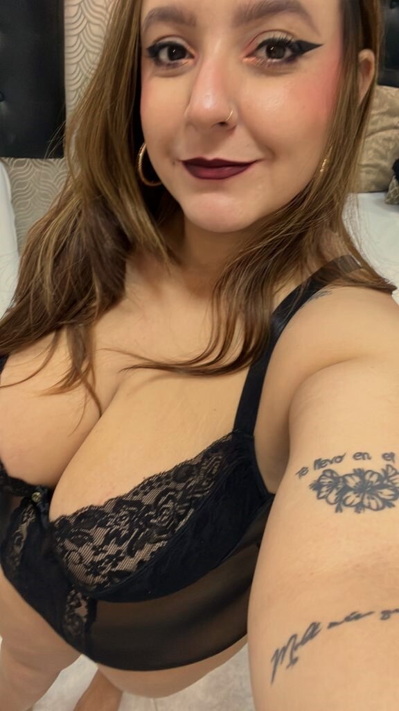 Live sex webcam photo for AmbarRoberts #7871358