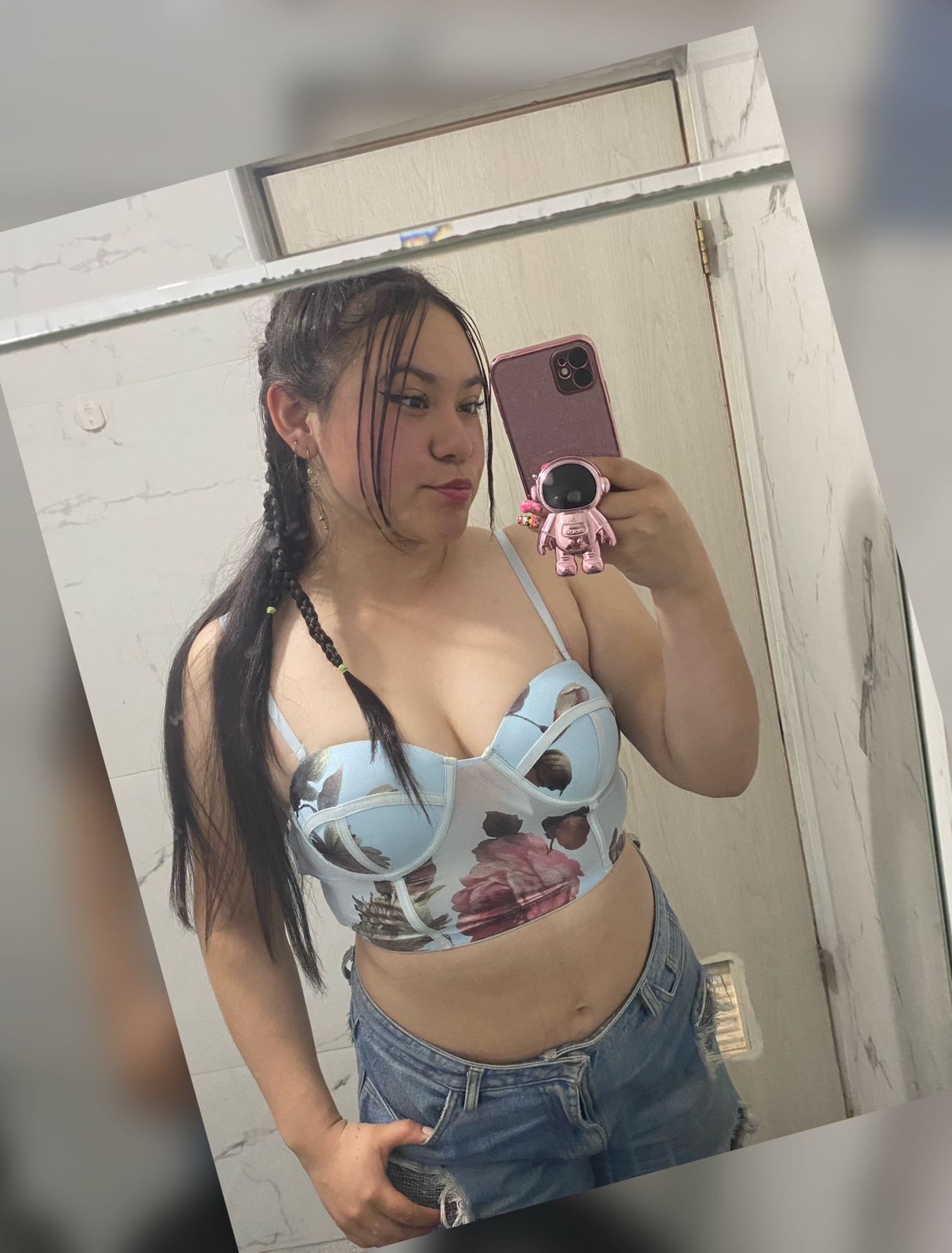 Live sex webcam photo for LillyRous #7921669