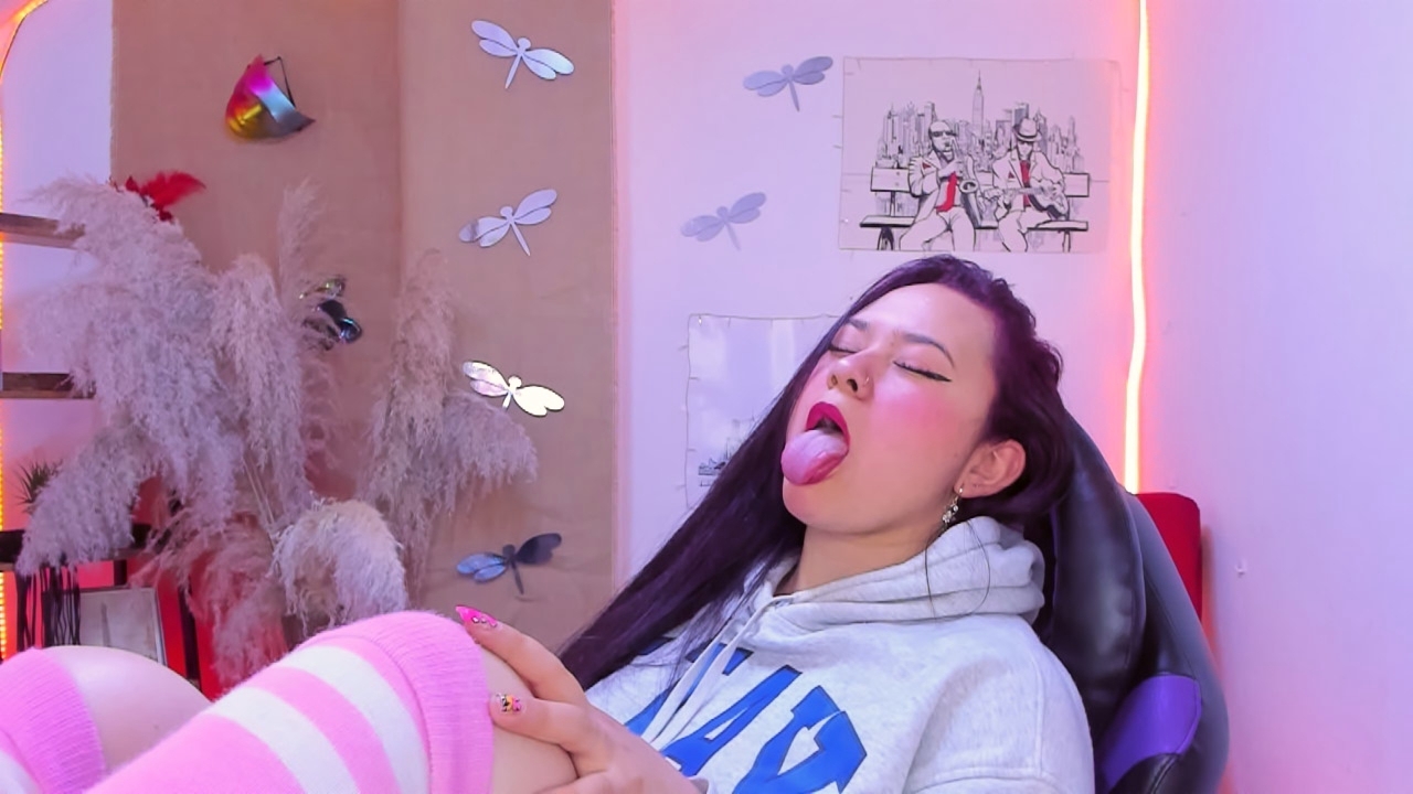 Live sex webcam photo for LillyRous #7921542