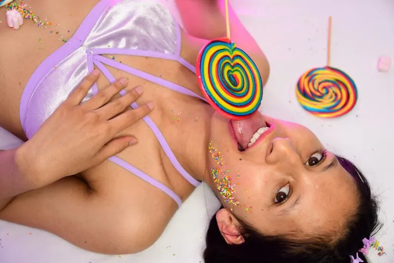 Live sex webcam photo for CharllotteCollins #5887140