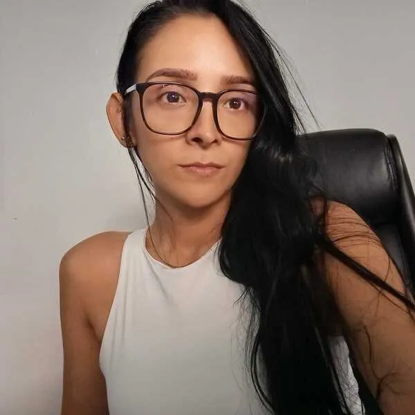 Live sex webcam photo for AriiagnaGrande18 #5342858