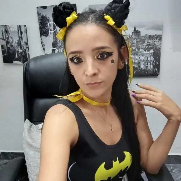 Live sex webcam photo for AriiagnaGrande18 #5720119