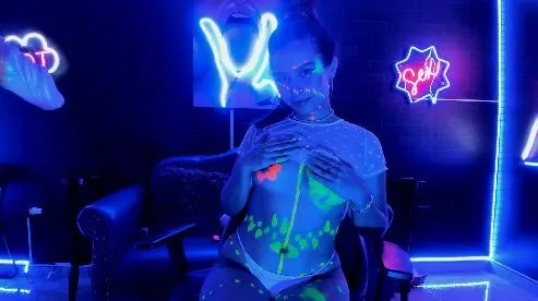 Live sex webcam photo for LOLAABLOOM #5322642