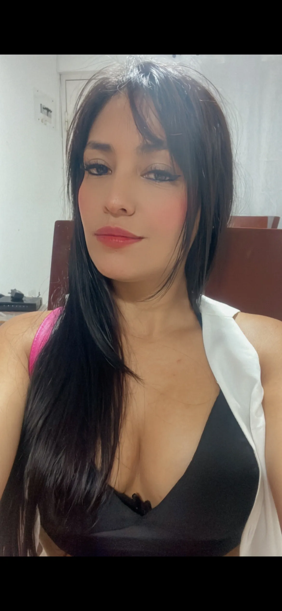 Live sex webcam photo for SilvannaReyes #7975193