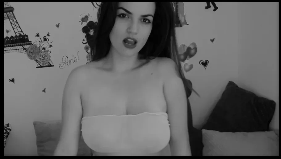 Live sex webcam photo for NAYIBELL #7821326