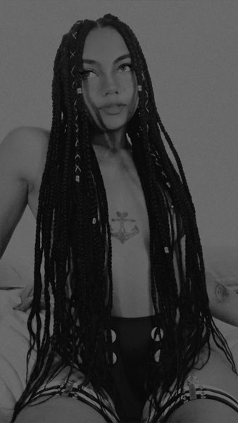 Live sex webcam photo for MoniekBrotons #4183492