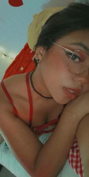 Live sex webcam photo for MoniekBrotons #4167720