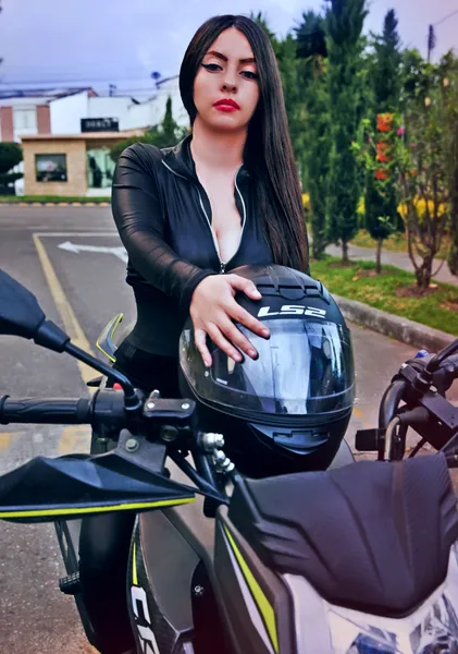 Live sex webcam photo for AvaRicci #4228112