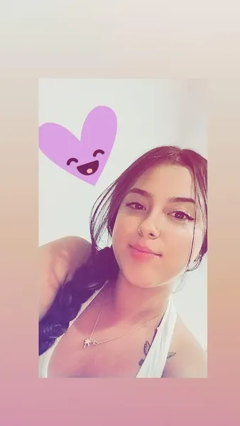 Live sex webcam photo for AmelieJhonsonW #4196112