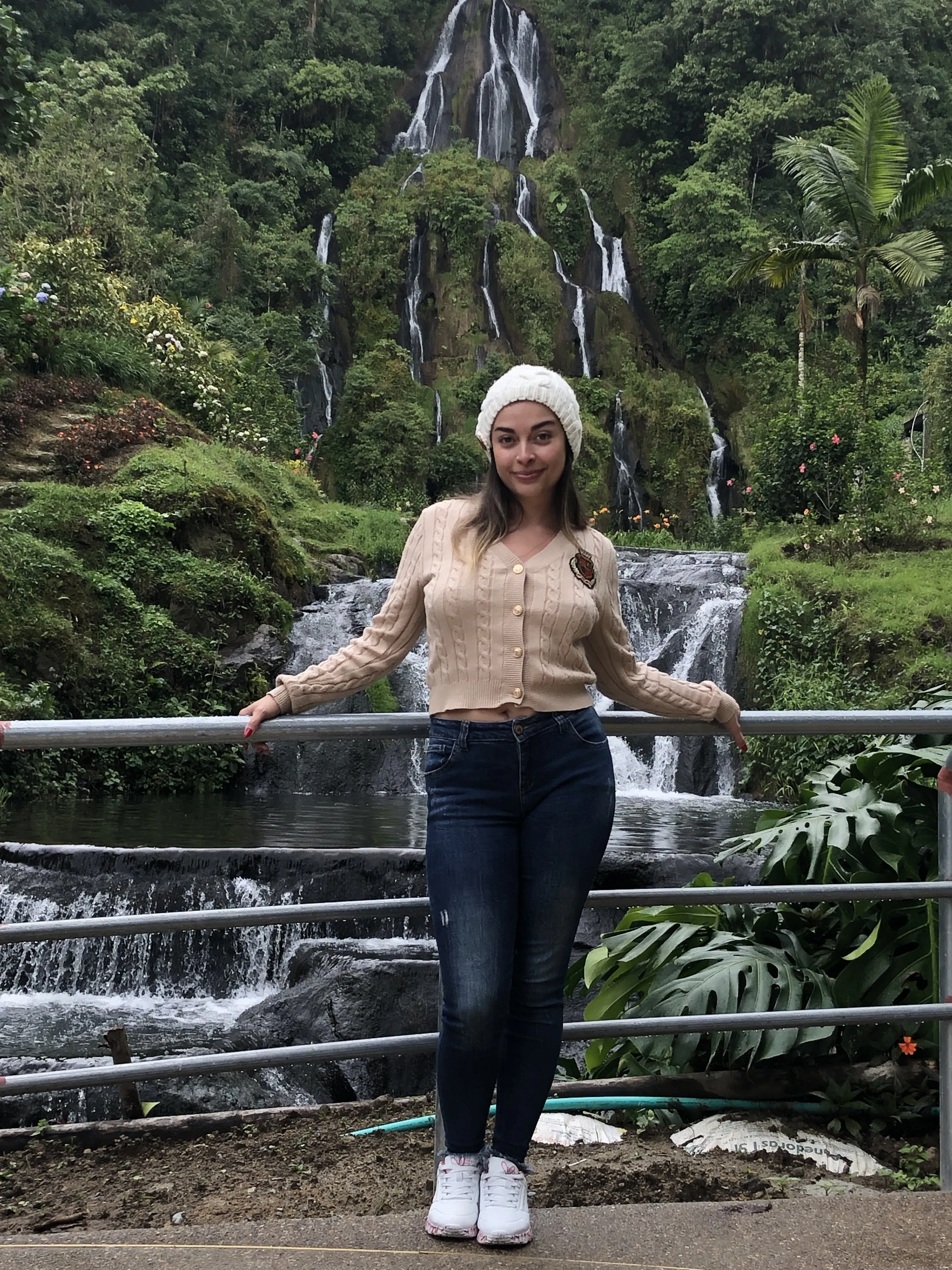 Live sex webcam photo for ChloeMackenziee #7913219