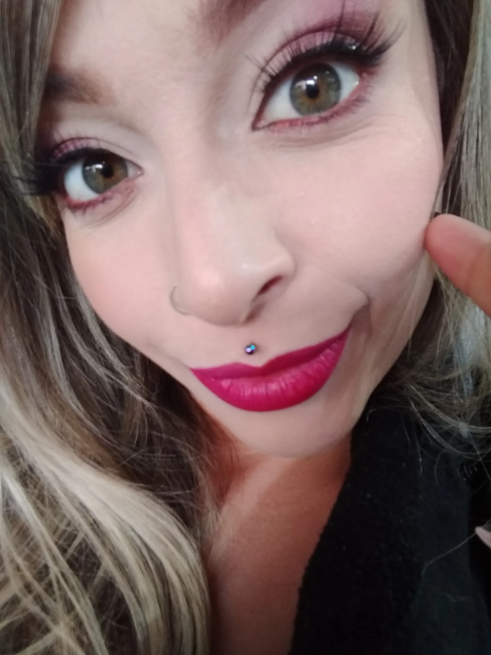 Live sex webcam photo for ChloeMackenziee #7913172