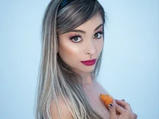 Live sex webcam photo for ChloeMackenziee #6916558