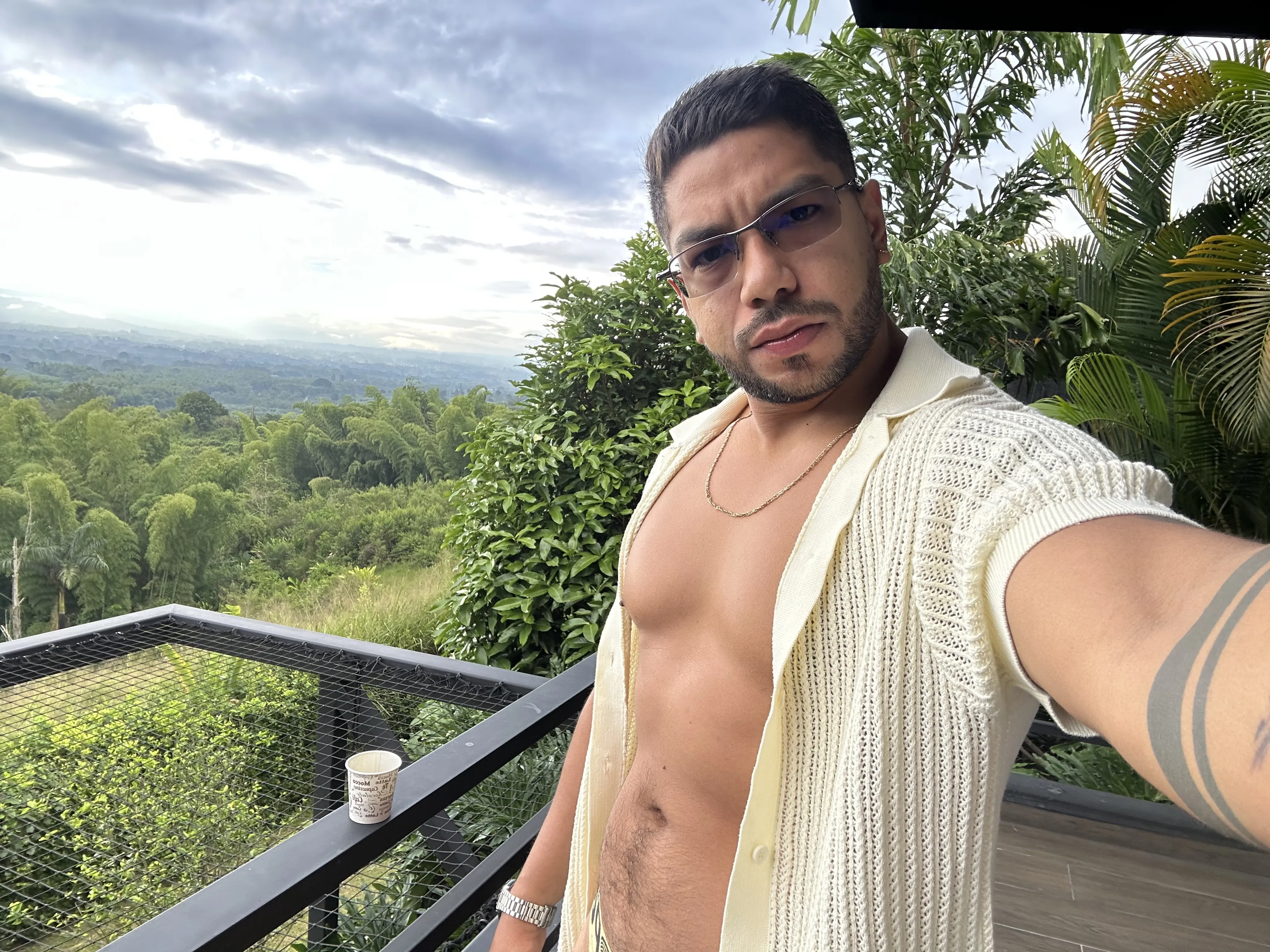 Live sex webcam photo for ChloeMackenziee #8013734