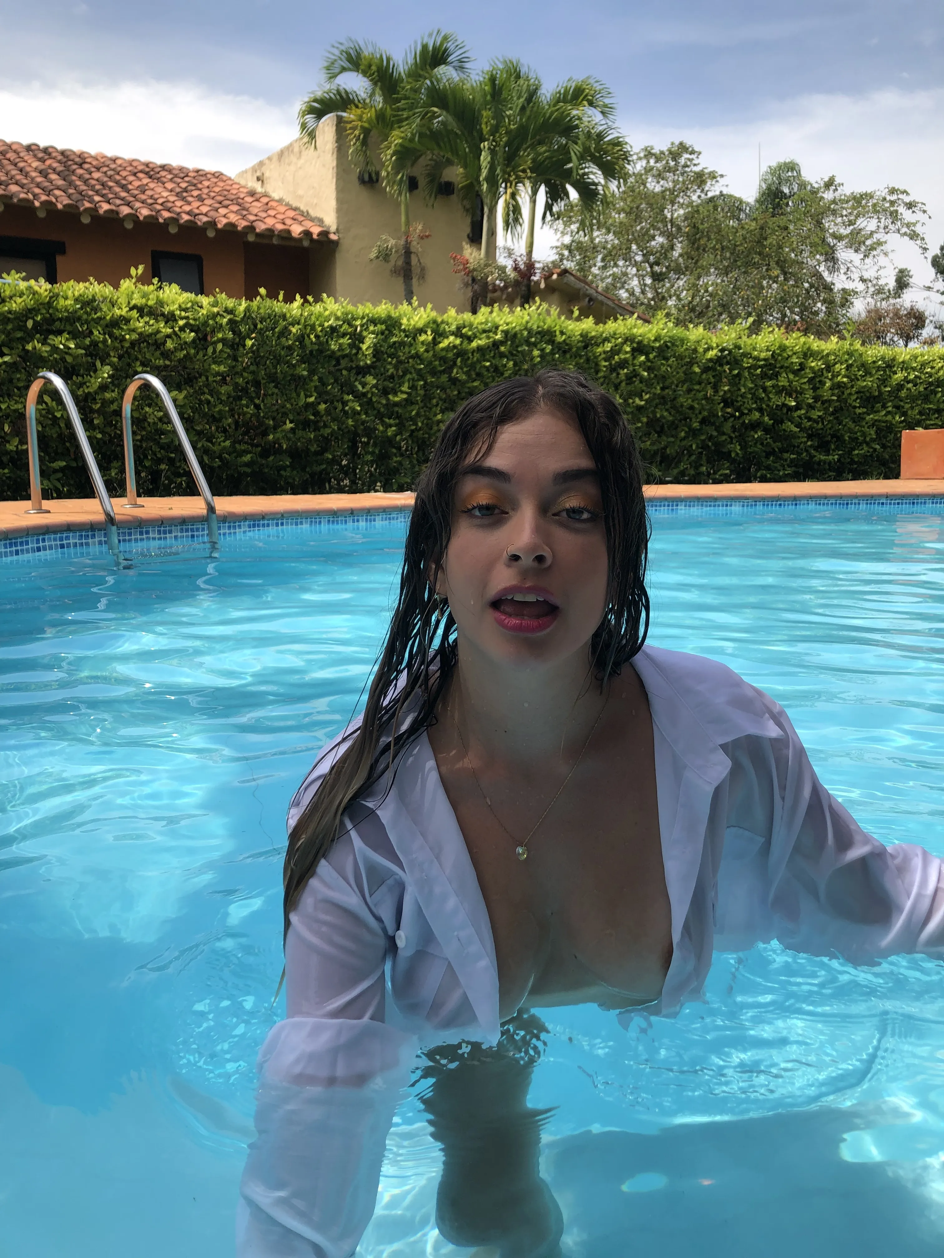 Live sex webcam photo for ChloeMackenziee #7913210