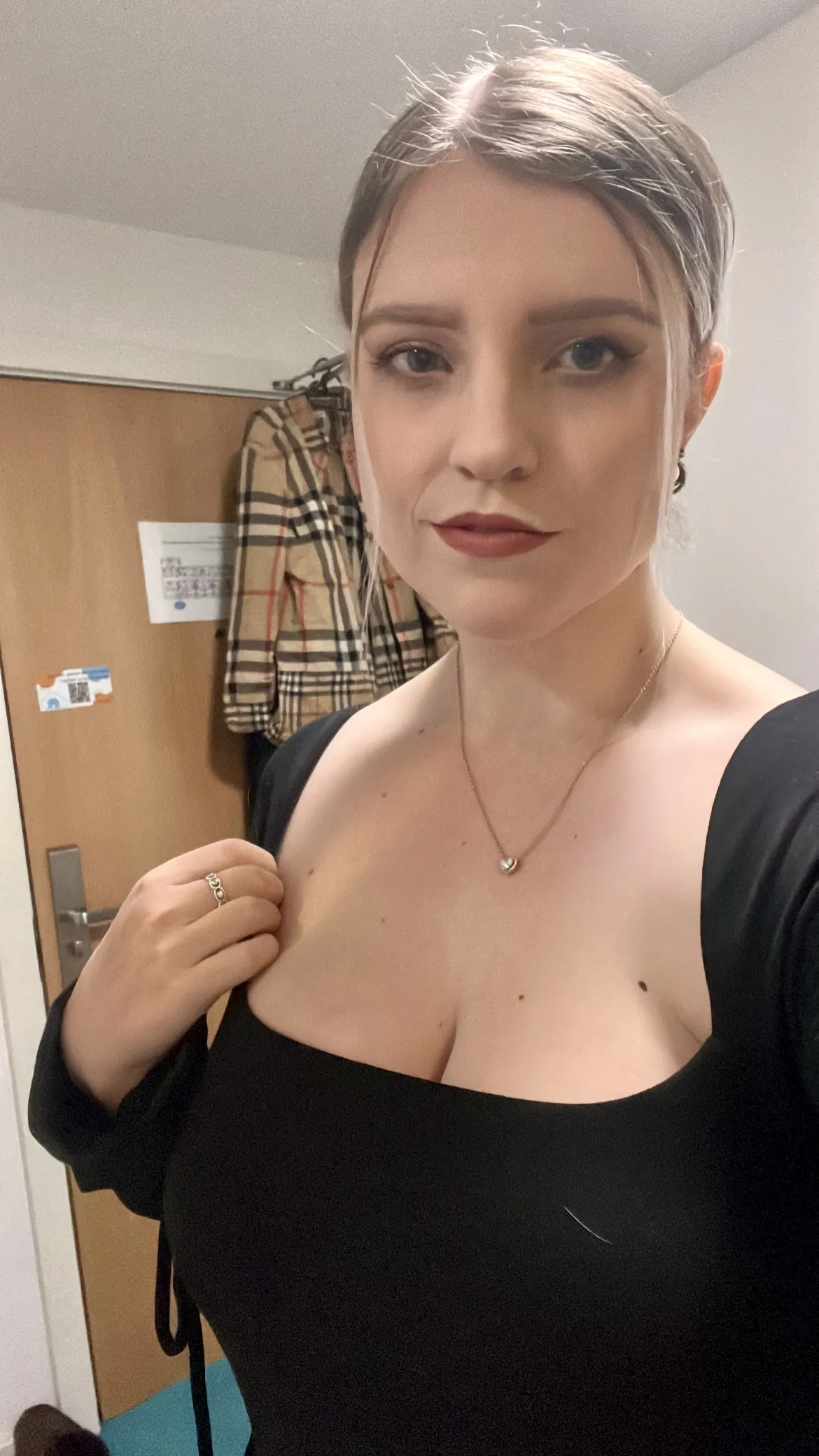 Live sex webcam photo for BustyKellyXXX #7770006