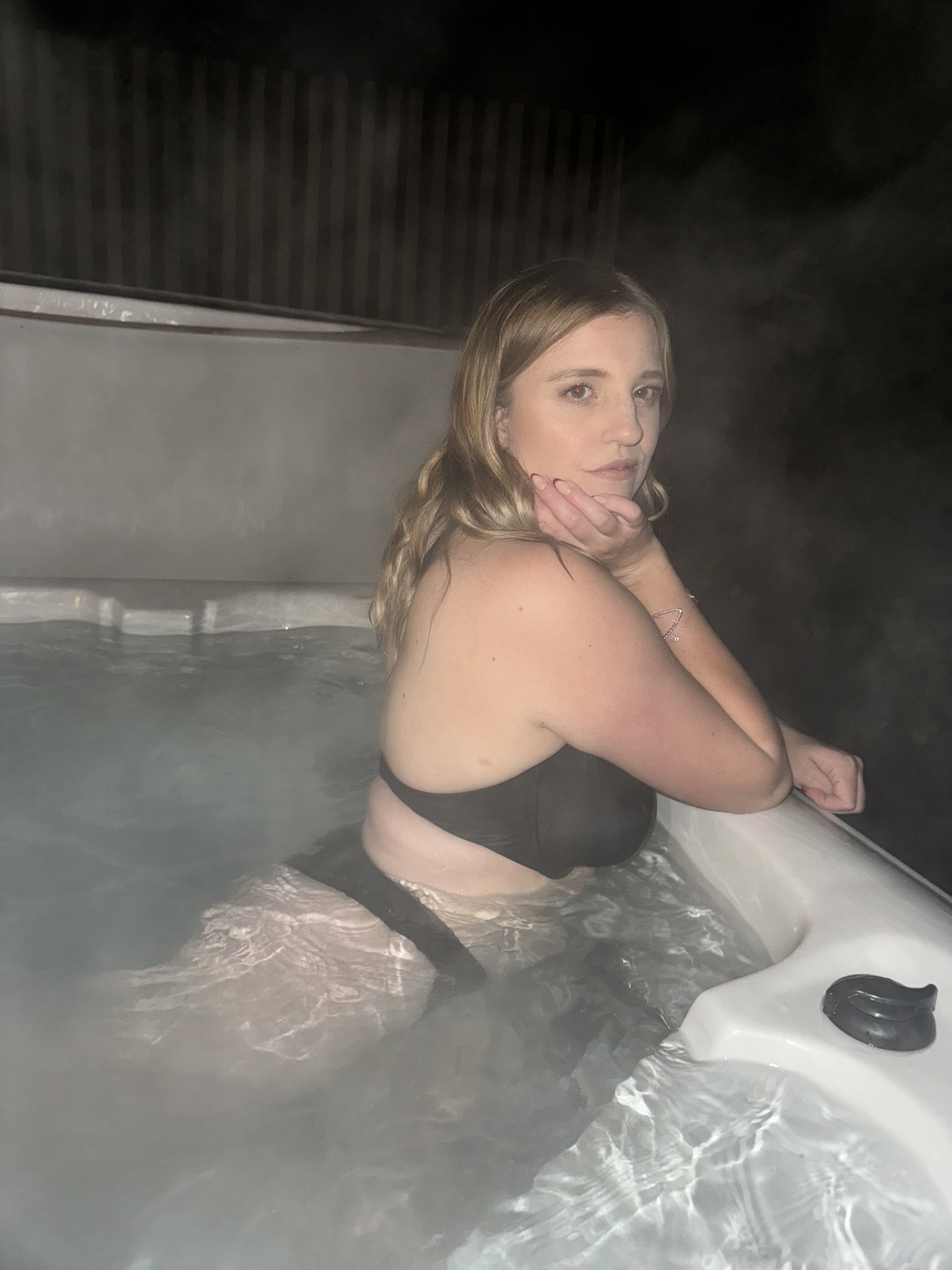 Live sex webcam photo for BustyKellyXXX #8712609